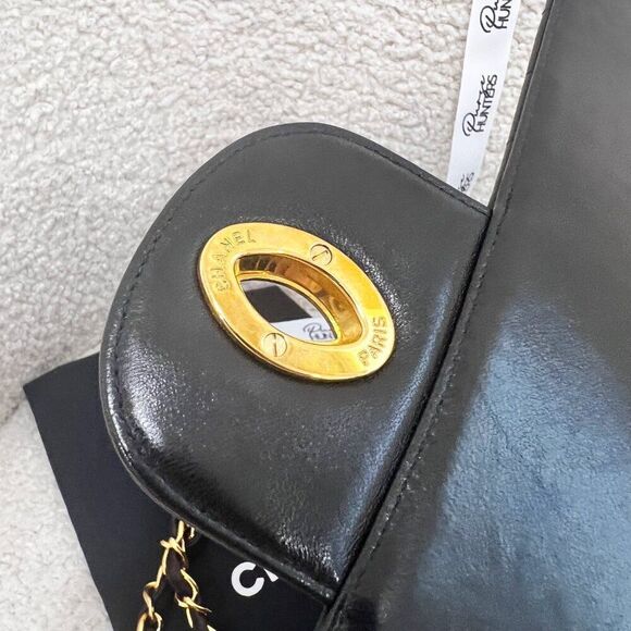 100% Authentic CHANEL Vintage Jumbo XL Single Flap Vertical Quilt Flap Bag - Picture 10 of 14